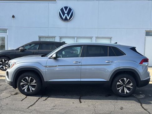 Used 2025 Volkswagen Atlas Cross Sport SE image 7