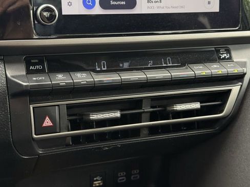 Used 2025 Toyota Camry SE FWD image 17