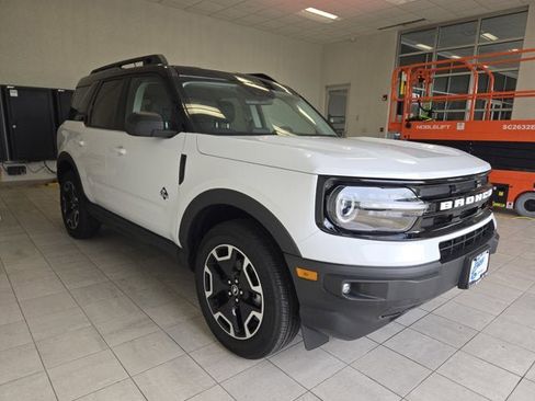 Used 2024 Ford Bronco Sport Outer Banks w/ Tech Package AWD/4WD image 3