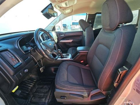 Used 2022 Chevrolet Colorado LT w/ Fleet Safety Package image 5