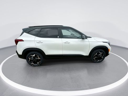 New 2026 Kia Seltos S image 9