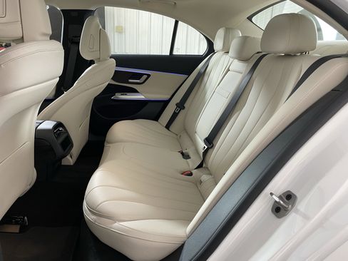 Used 2025 Mercedes-Benz E 350 4MATIC Sedan image 28