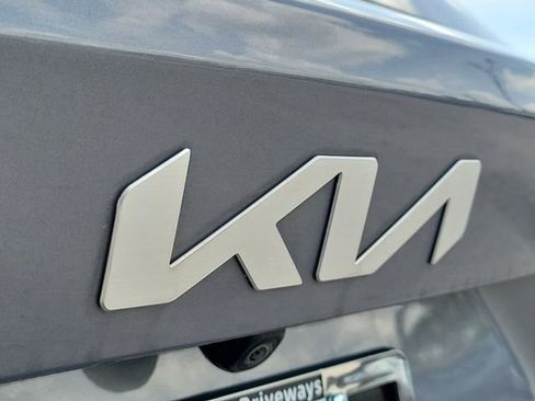 Used 2022 Kia Sorento S w/ Panoramic Sunroof Package image 8