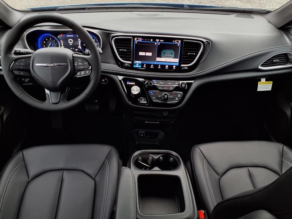 New 2026 Chrysler Pacifica Select w/ S Appearance Package FWD image 4