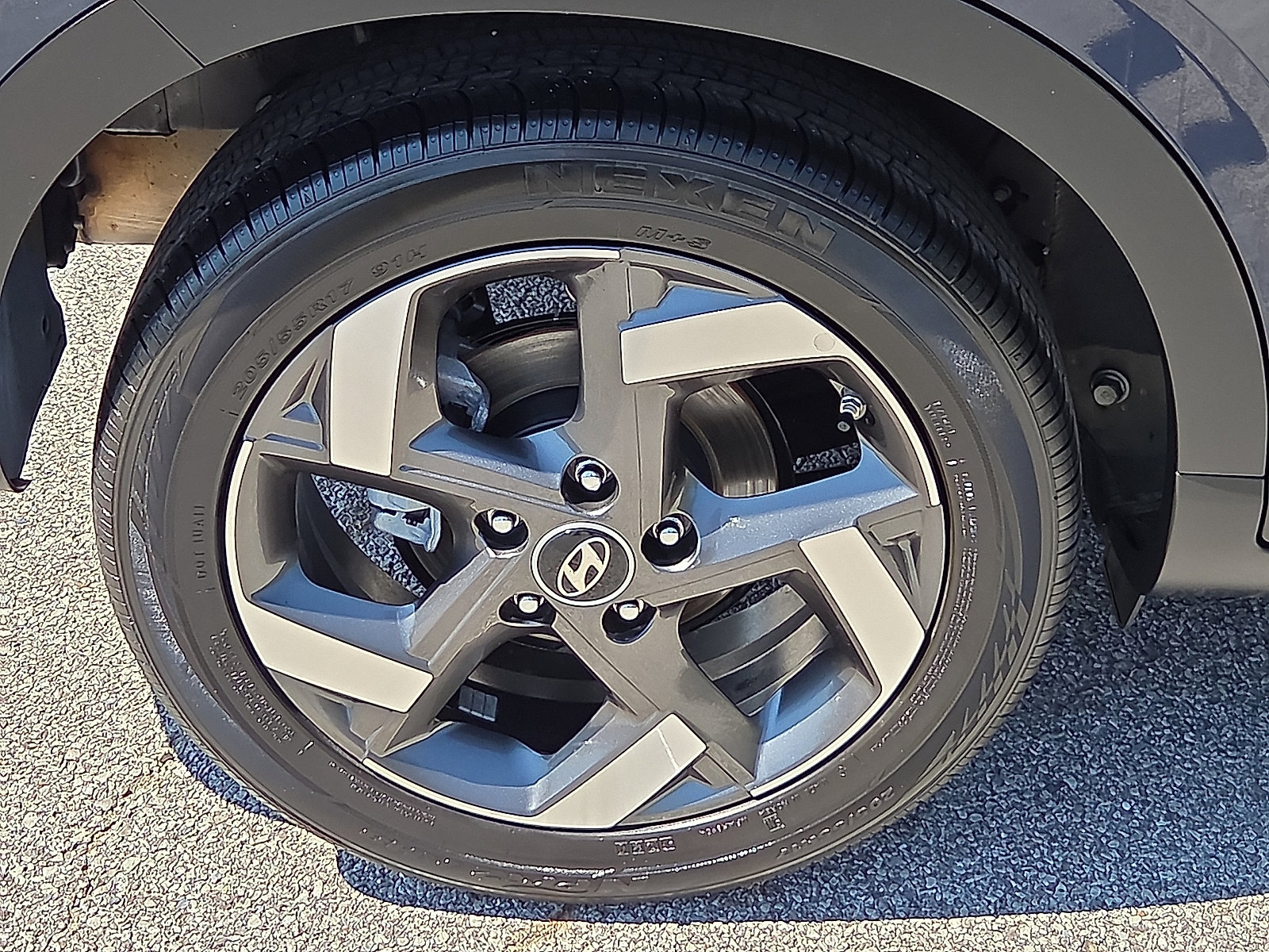 Used 2025 Hyundai Venue Limited FWD image 7