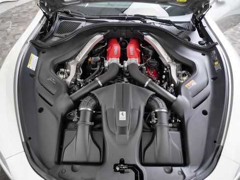 Certified 2024 Ferrari Roma Spider RWD image 35