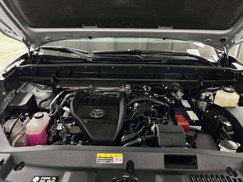 Certified 2025 Toyota Highlander XLE image 49