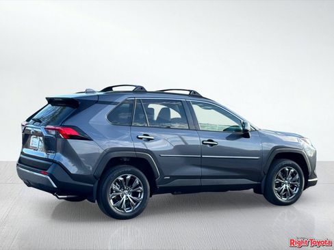 Certified 2022 Toyota RAV4 Limited w/ Limited Grade Weather Package AWD/4WD image 7