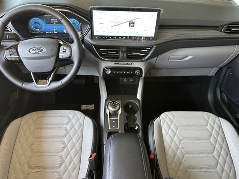 New 2024 Ford Escape Platinum w/ Premium Technology Package image 10