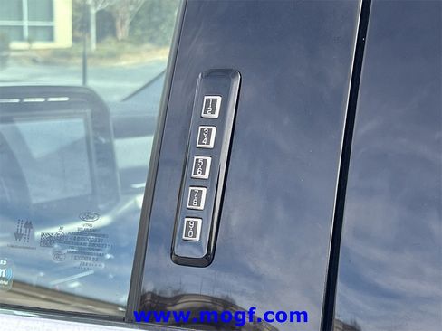 Certified 2022 Ford F150 Lariat w/ Equipment Group 502A High image 33