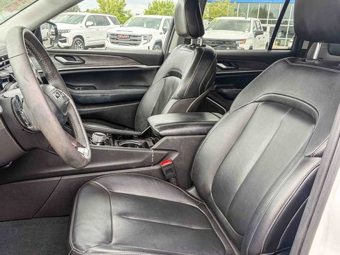 Used 2022 Jeep Grand Cherokee Limited 4xe image 9