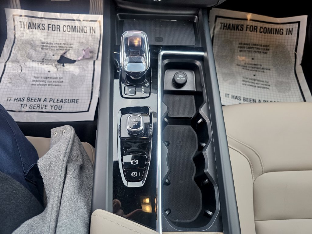 Certified 2026 Volvo XC60 T8 Plus w/ Protection Package Premier AWD/4WD image 44