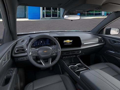 New 2027 Chevrolet Traverse LT w/ LPO, Floor Liner Package FWD image 15