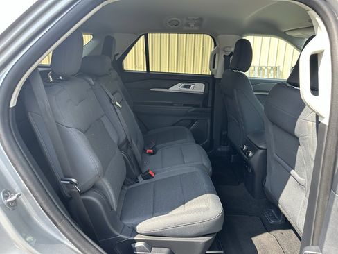 Used 2025 Ford Explorer Active image 18