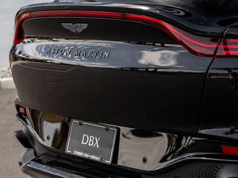 Used 2021 Aston Martin DBX AWD/4WD image 8