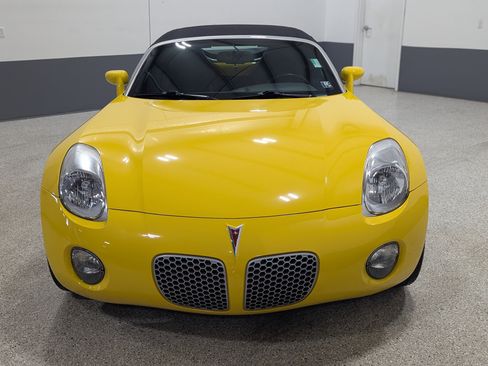 Used 2008 Pontiac Solstice Convertible w/ Premium Package RWD image 8
