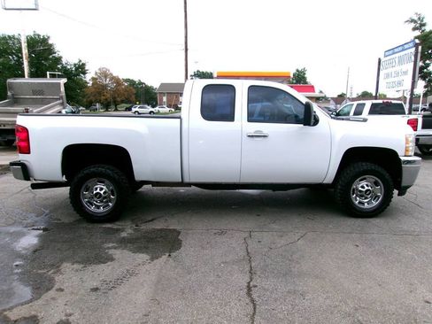 Used 2011 Chevrolet Silverado 2500 W/T AWD/4WD image 6