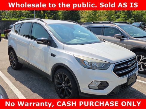 Used 2017 Ford Escape Titanium FWD image 2