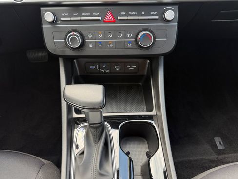 Used 2025 Hyundai Tucson SE AWD/4WD image 11