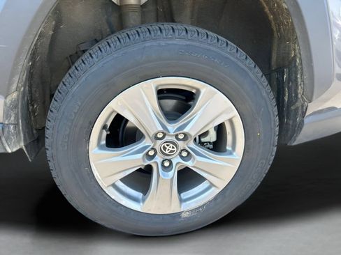 Used 2024 Toyota RAV4 XLE AWD/4WD image 15