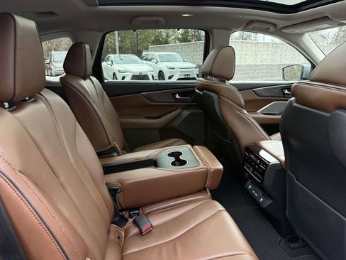 Used 2023 Acura MDX SH-AWD w/ Advance Package image 16