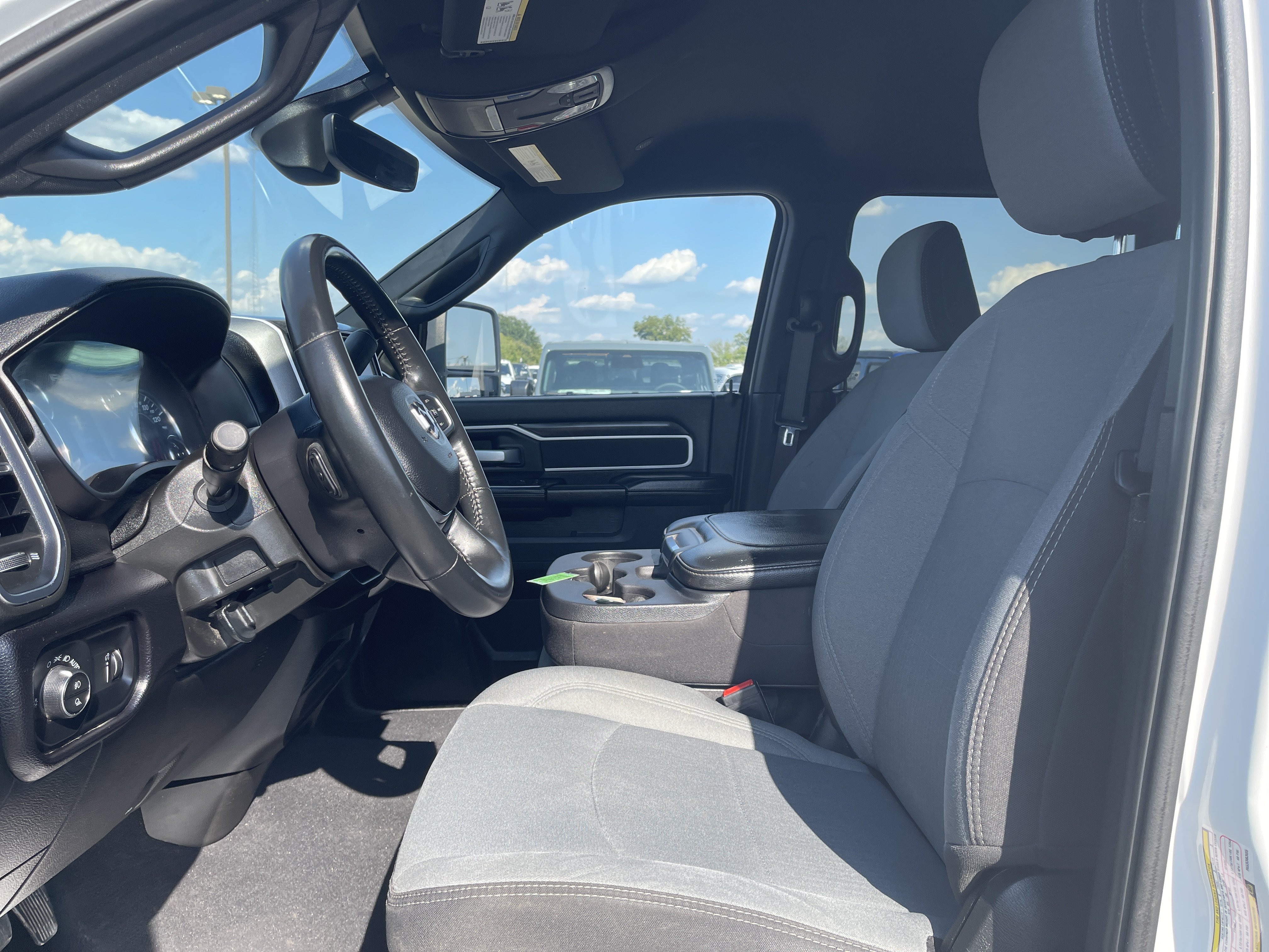 Used 2024 RAM 2500 Big Horn AWD/4WD image 35