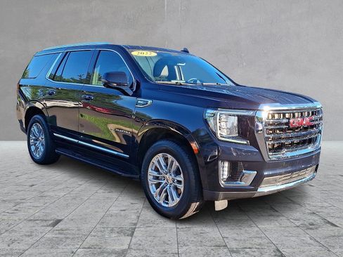 Certified 2022 GMC Yukon SLT w/ SLT Premium Package AWD/4WD image 3