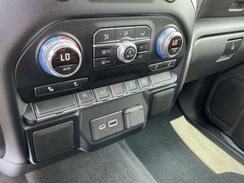Used 2019 GMC Sierra 1500 SLE w/ SLE Value Package AWD/4WD image 24