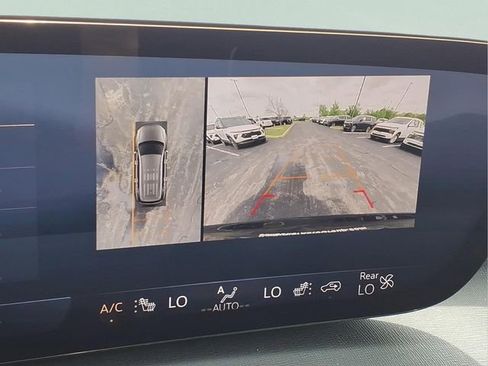 Used 2025 Buick Enclave Preferred AWD/4WD image 6