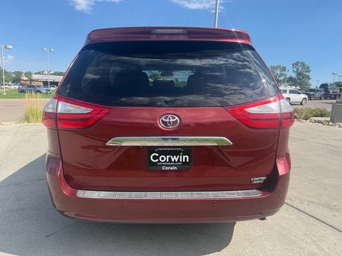 Used 2017 Toyota Sienna Limited AWD/4WD image 6