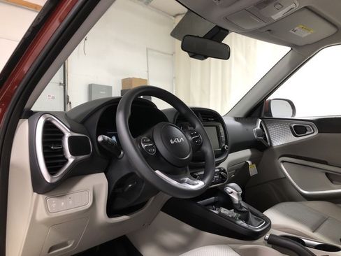 New 2025 Kia Soul LX w/ LX Technology Package image 18