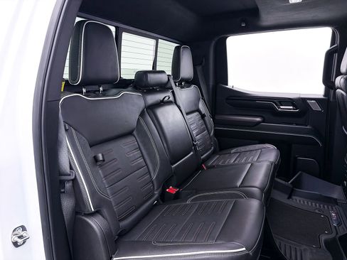 Used 2025 GMC Sierra 1500 AT4X image 41