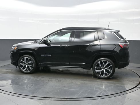 Used 2025 Jeep Compass Limited w/ Elite Group image 3