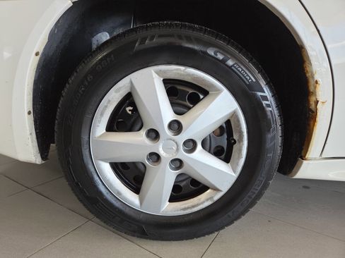 Used 2008 Pontiac Grand Prix w/ Premium Package FWD image 10