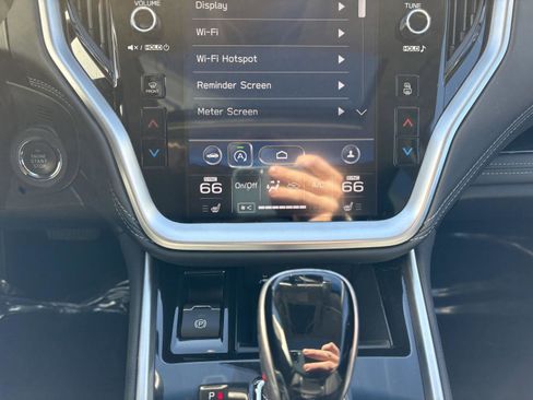 Used 2022 Subaru Outback Limited image 15