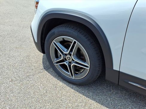 Certified 2021 Mercedes-Benz GLB 250 4MATIC image 9
