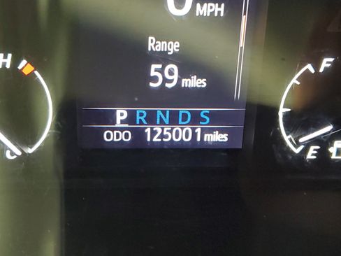 Used 2019 Toyota Sequoia SR5 AWD/4WD image 25