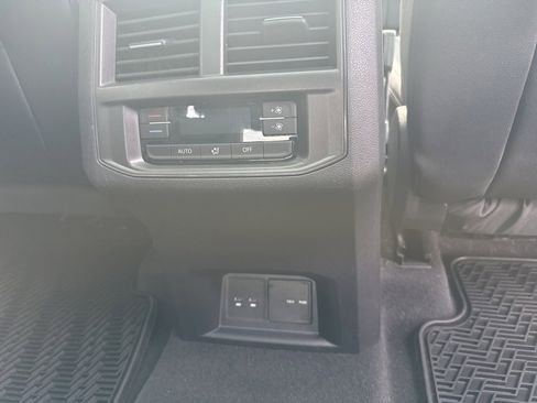 Used 2022 Volkswagen Atlas SEL image 16