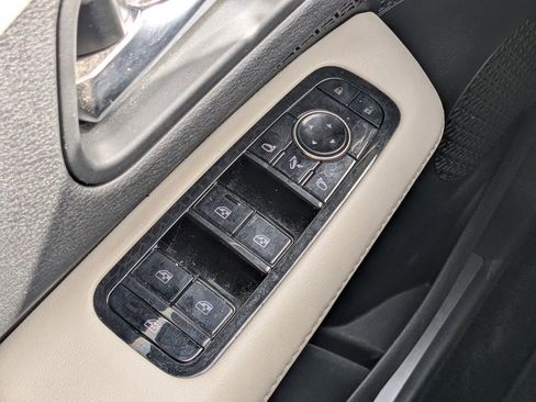 Used 2023 Nissan Ariya AWD image 21