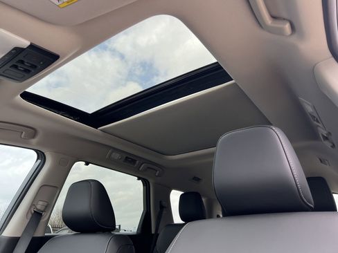 New 2026 Nissan Pathfinder SL image 14