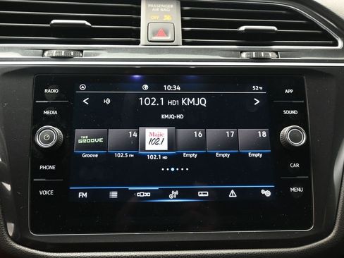 Used 2021 Volkswagen Tiguan SE R-Line image 4