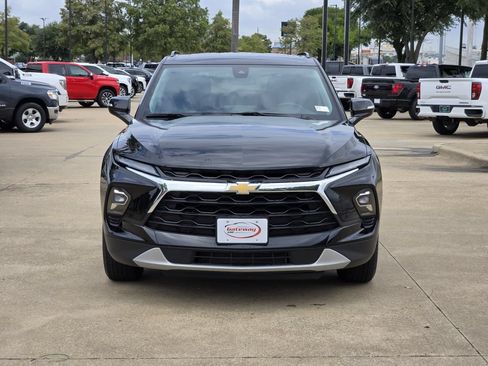 Used 2024 Chevrolet Blazer LT FWD image 2