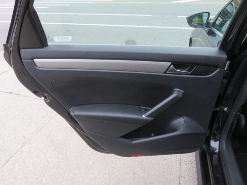 Used 2020 Volkswagen Passat 2.0T SE image 28