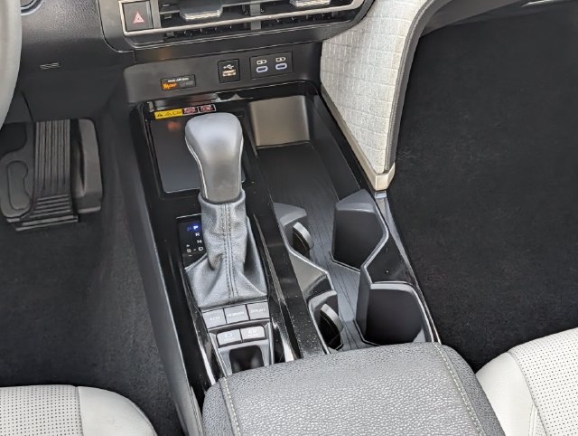 Used 2026 Toyota Camry XLE AWD/4WD image 14