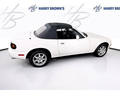 Used 1995 MAZDA MX-5 Miata image 26