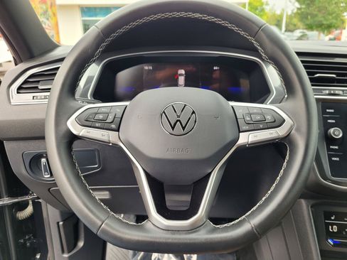 Certified 2023 Volkswagen Tiguan SE FWD image 34