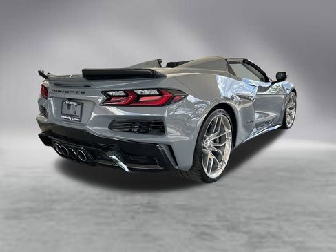 Used 2025 Chevrolet Corvette Z06 RWD image 5