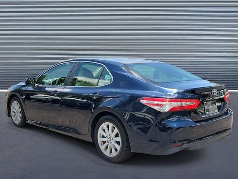 Used 2018 Toyota Camry LE FWD image 4