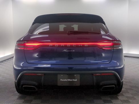 Certified 2022 Porsche Macan AWD/4WD image 11