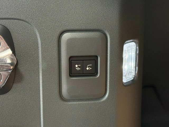 New 2026 Land Rover Defender 110 V8 AWD/4WD image 16